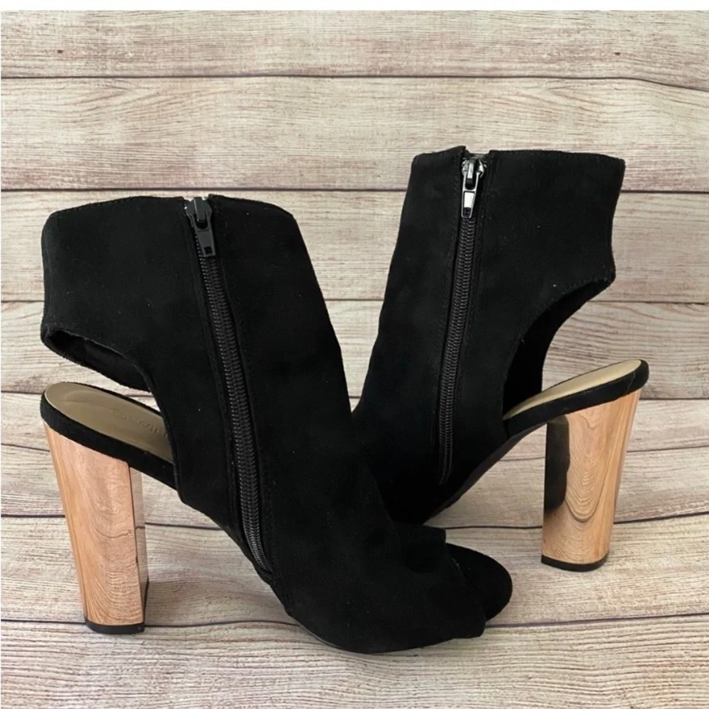 Wild Diva Lounge Peep Toe Booties Size 7.5